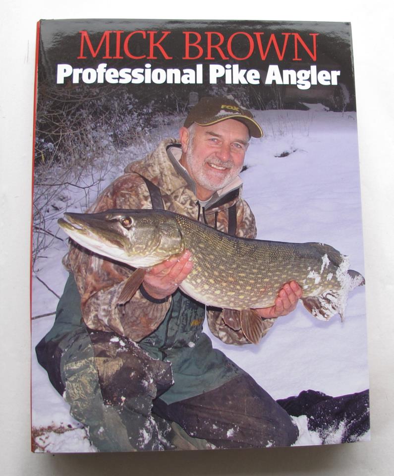 Micke Brown på snow pike fishing.