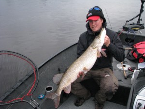 8650 gr og 107 cm
