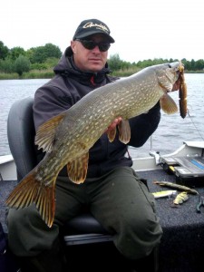 9374_584072228304233_304935533_n