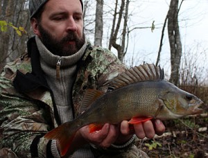 Andre med en fin abbor 