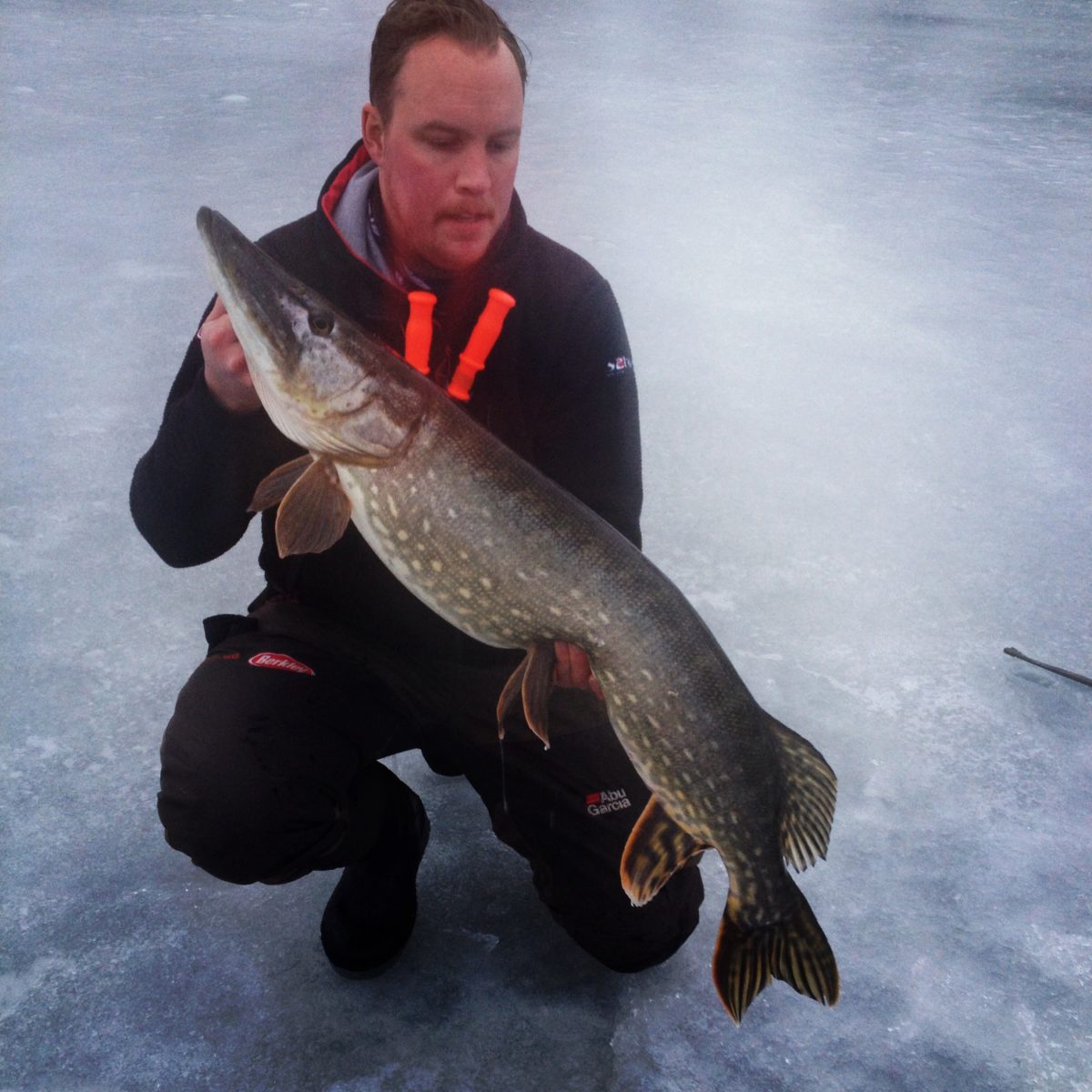 Mattias Epperlein med en fin 2. fisk inn i konkurransen.
