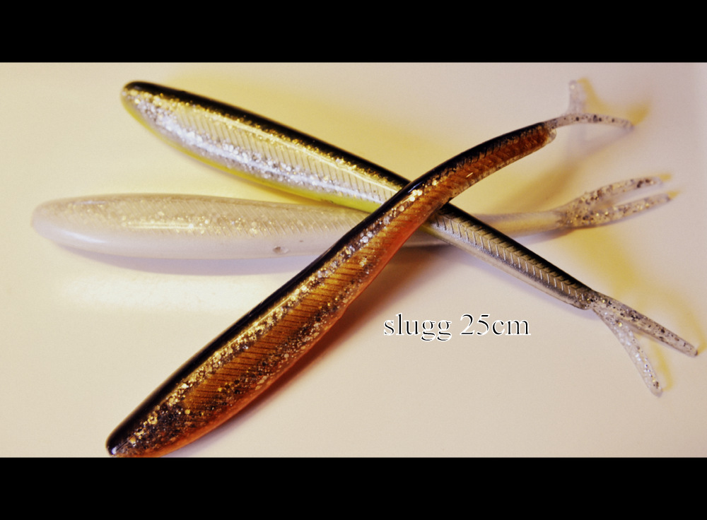 Slugg 25 cm av Rikard Jonsson.