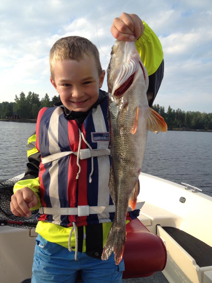 Adam med ny PB på abbore.