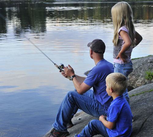 Krepsefiske med pinner.