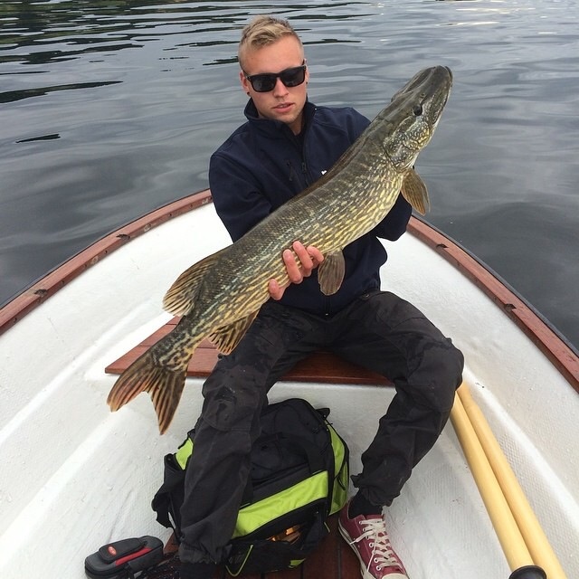 Evensen med to flotte gjedder.