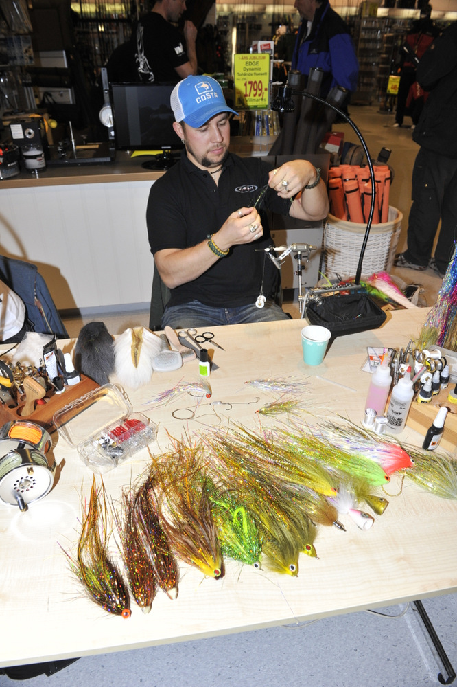 Gjeddflue bundet av Niklaus Bauer bankok Tiger pool demo