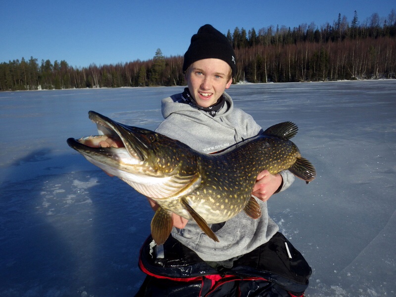 Simon Ingvald ångar på. Nytt PB :-)