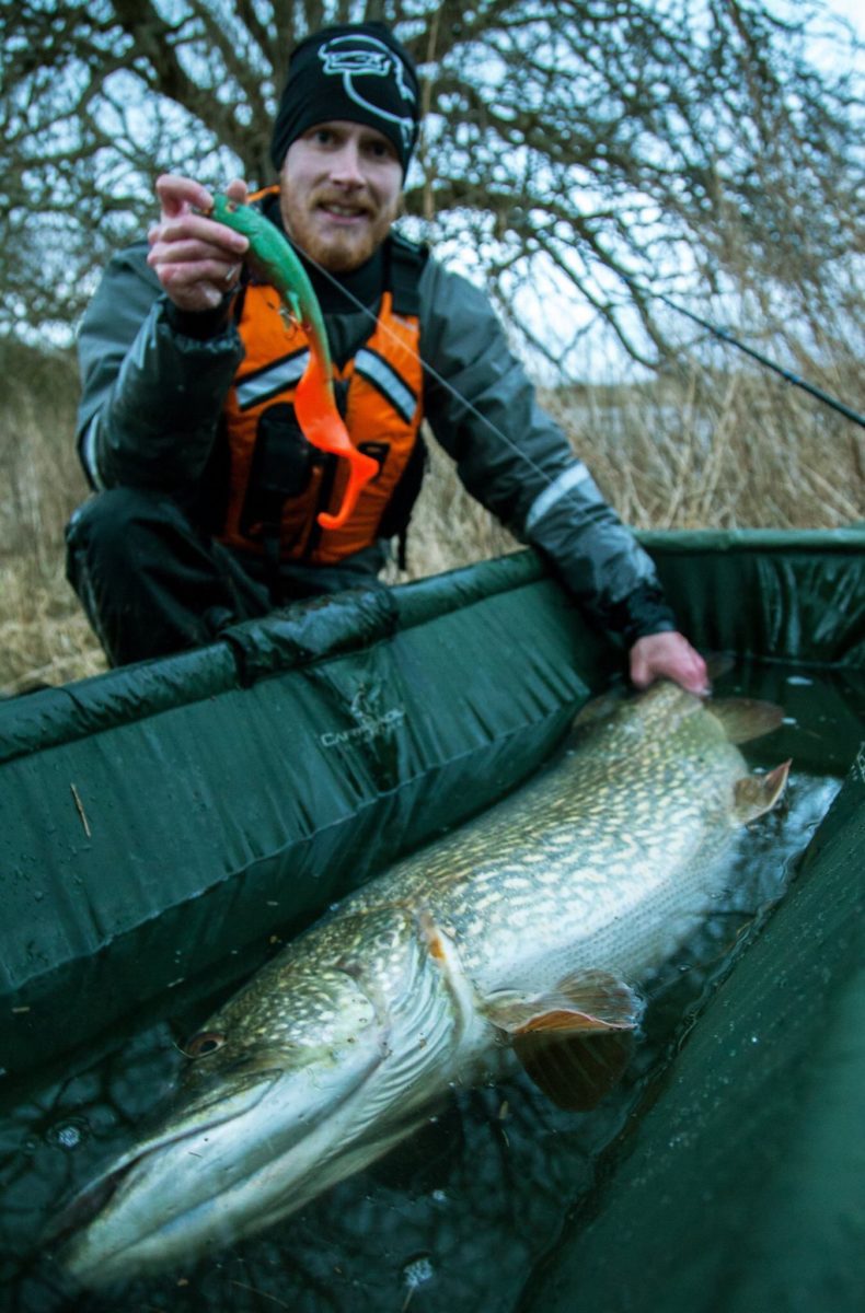 UNDERWATER STRIKE 21,1kg / 46lbs 8oz MONSTER PIKE – Kanalgratis.se