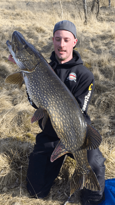 Johan Nilsson med en RÅ första fisk! 13,8kg 117cm