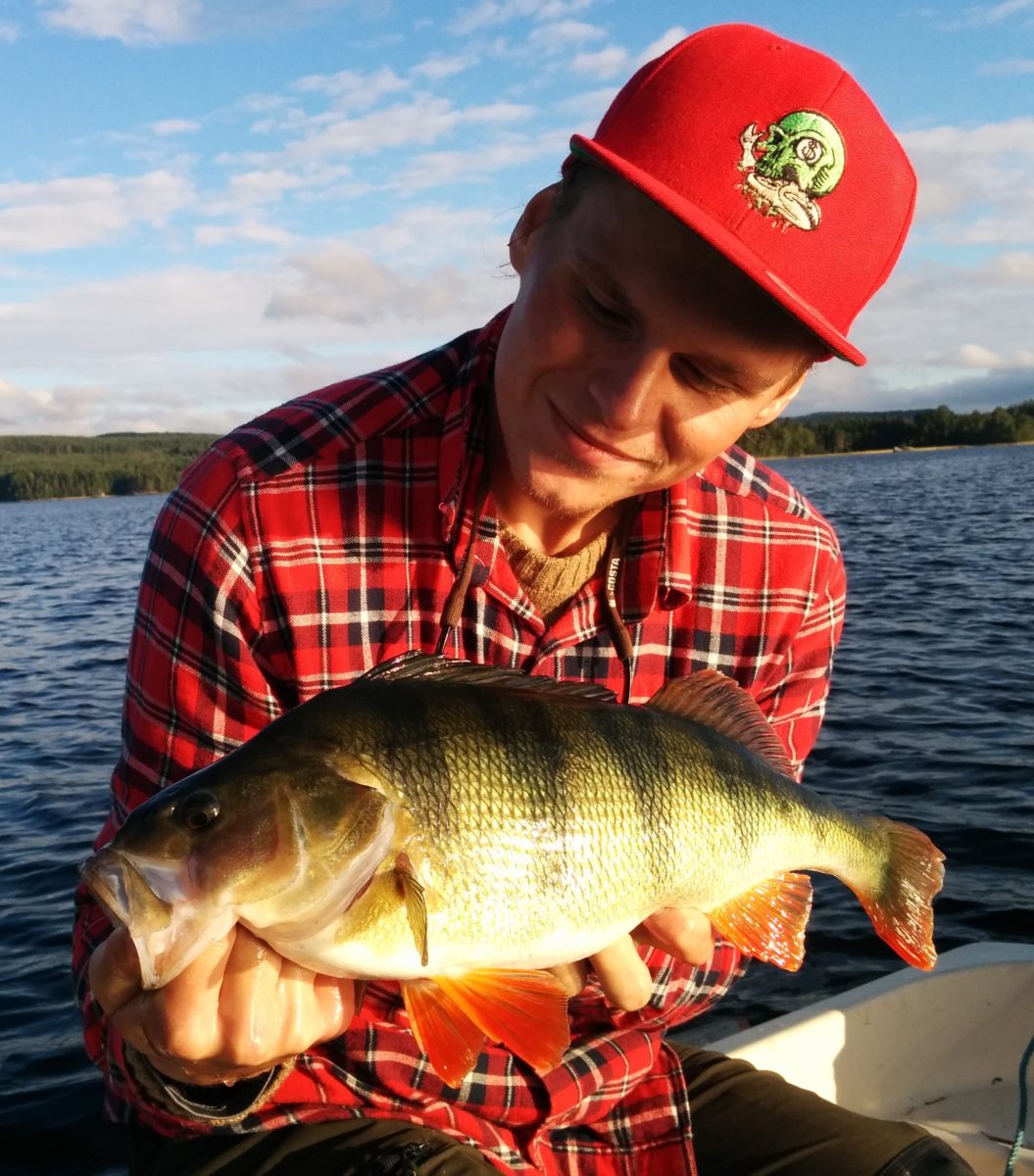 Sista turen på semestern! Nytt vikt-pb! Tog en soft 4-play 9,5cm i mörtfärg. skriver Roy Ridbäck