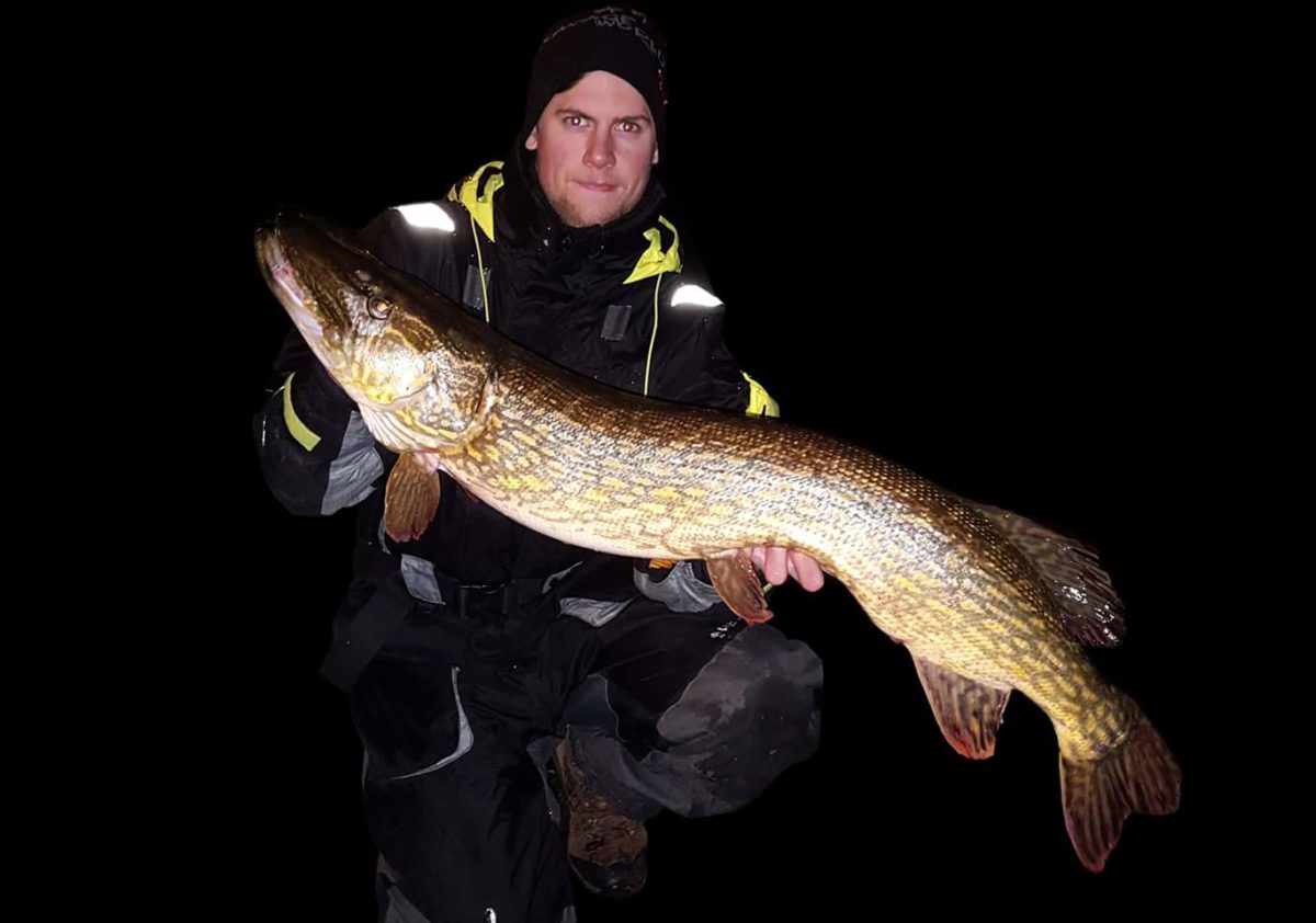 Alexander Ek in med gädda nr 7 & 8!