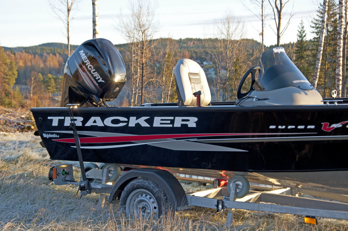 Jungfrutur med nya båten.