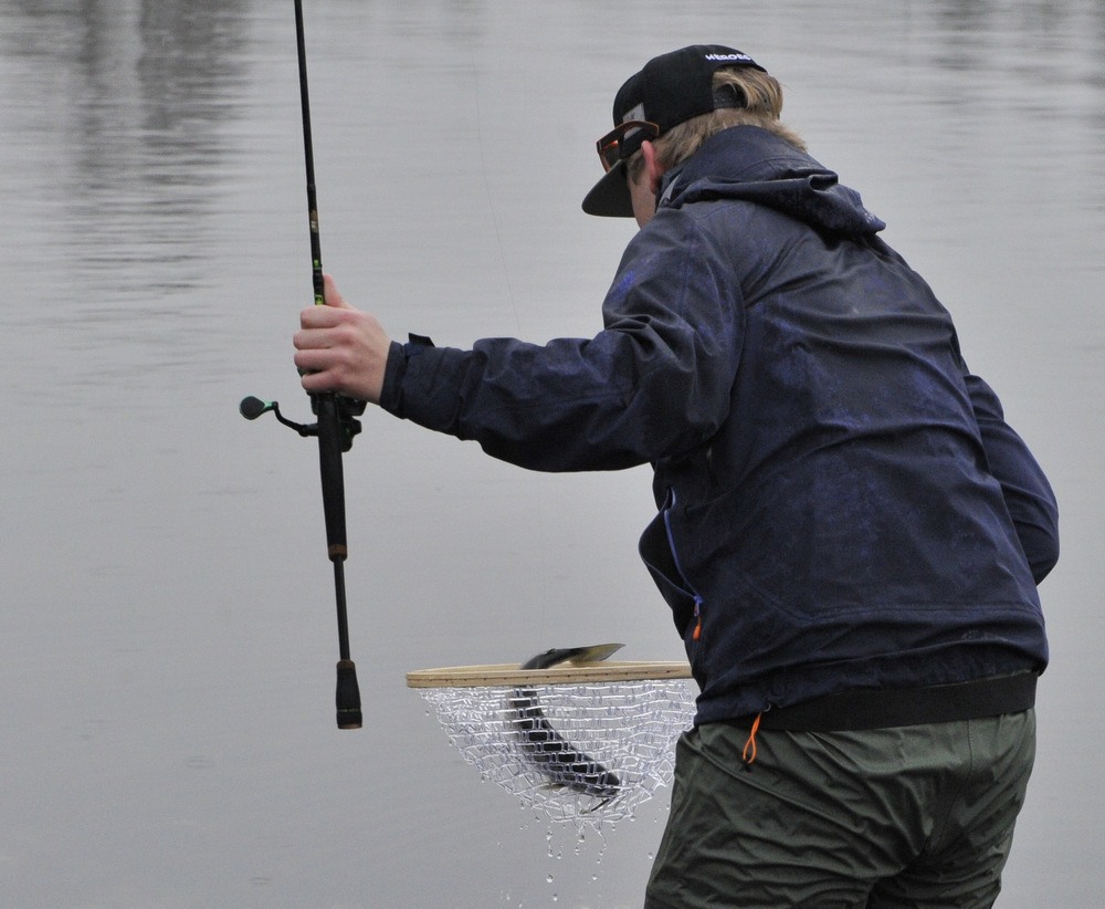 HVERKEN Thomas eller MARKUS hadde FÅtt sjøørret, det SKULLE vi fikse PÅ I dag.
