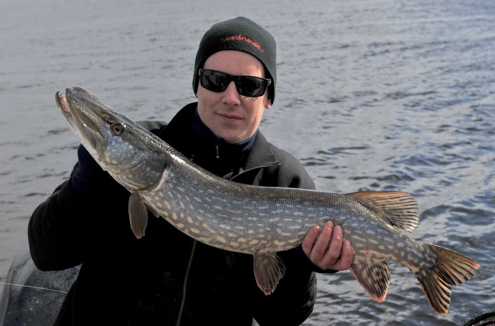 Rick Cruise Nakken melder inn to nye gjedder.