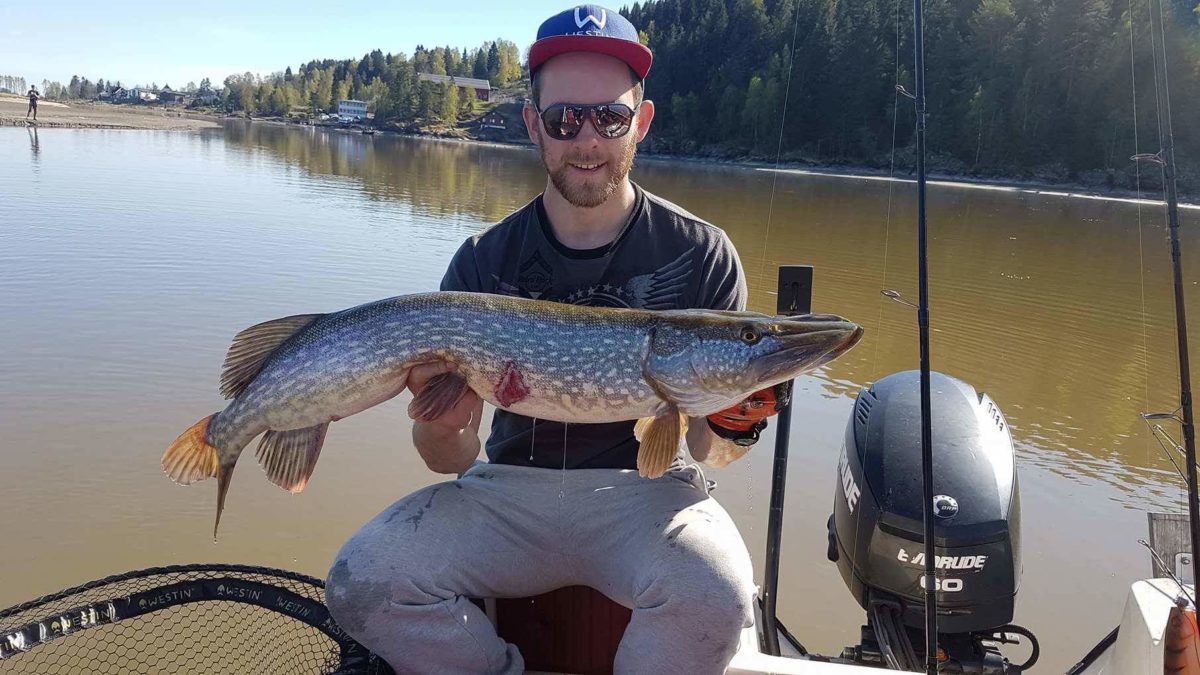 Rarhke med sin 5. fisk.