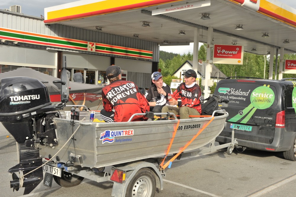 De er glødHETA disse bondefolka fra Gråmyra. Hvem gjedde er egentlig størst ?