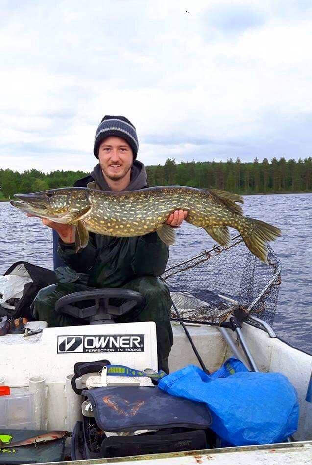 Kristoffer Enger med to finne fisker i konken!