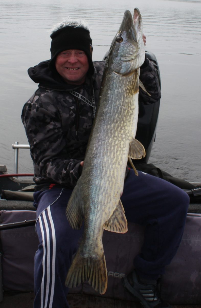 Steinar Unnestad øker ledelsen med en ny 10+!