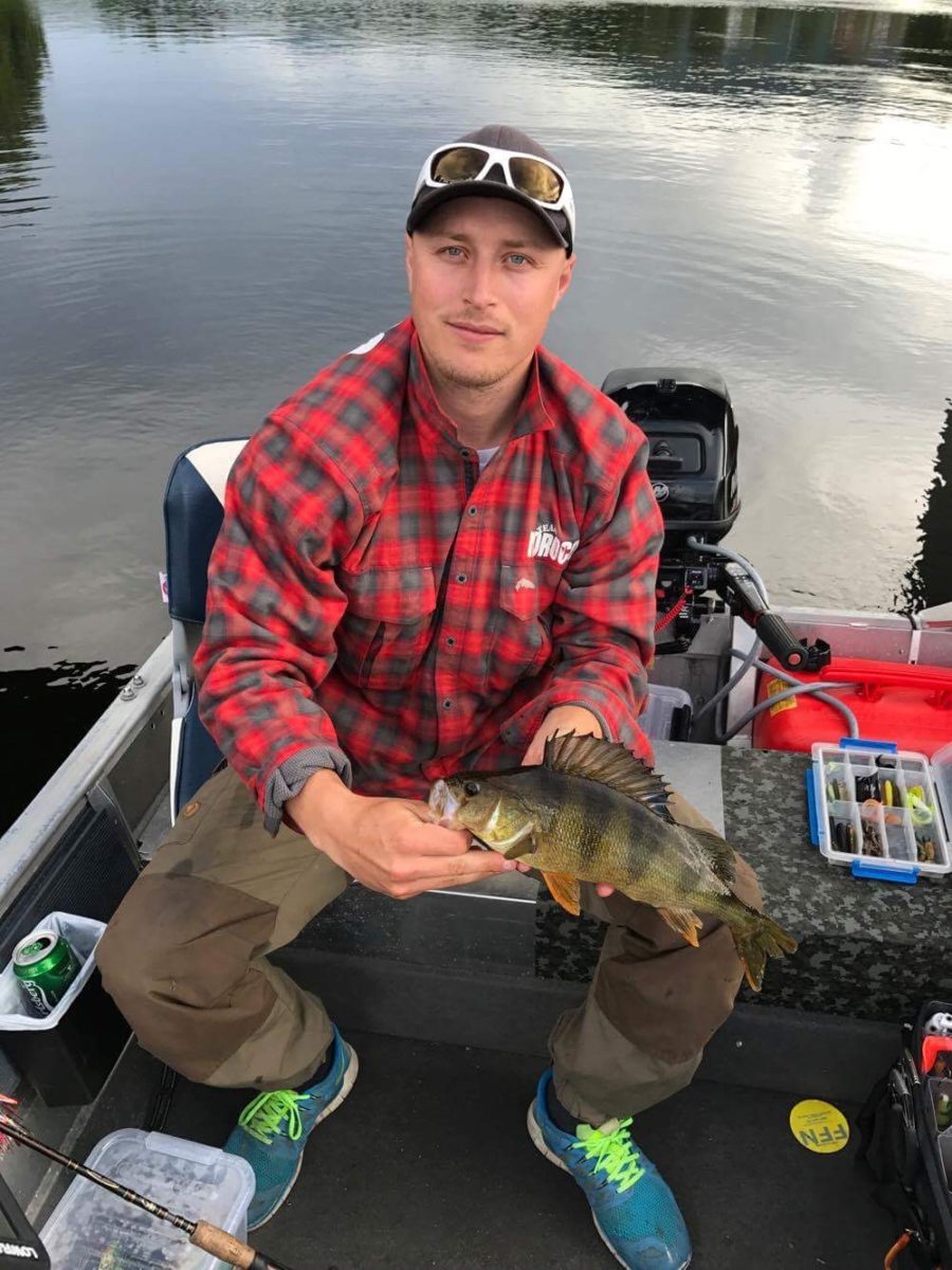 The wild life man Christoffer Askheim med to nye borrer.