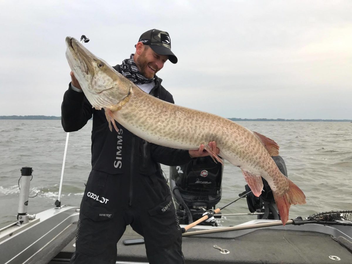 Jag och Patrik Svensson från Abu Garcia åkte över till staterna för jaga muskies (Og jeg er Fredrik Renz)