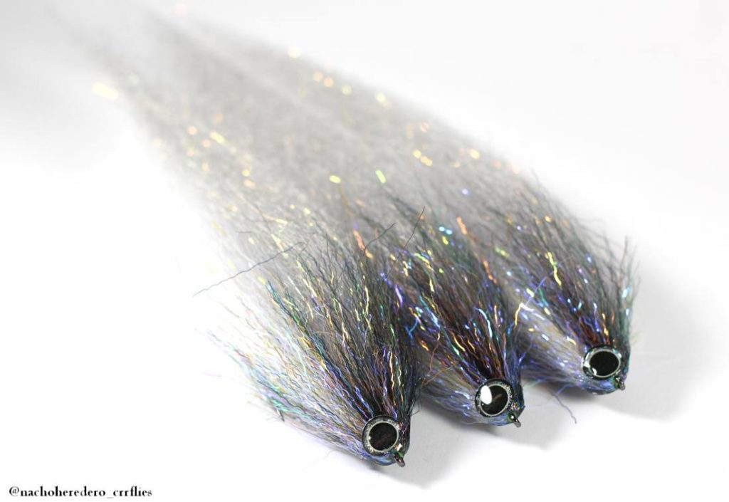 Det bindes fluer i Spania til meg og Kai sitt prosjekt.