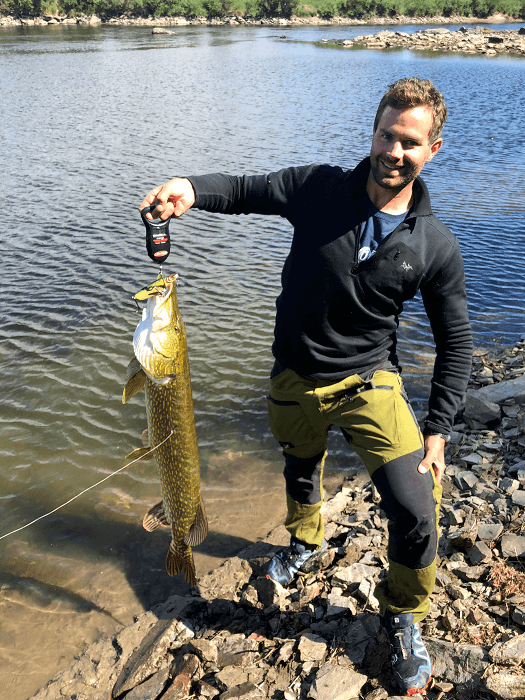 8720gr og 109 cm veier første fisk til Stefan Brydalseggen