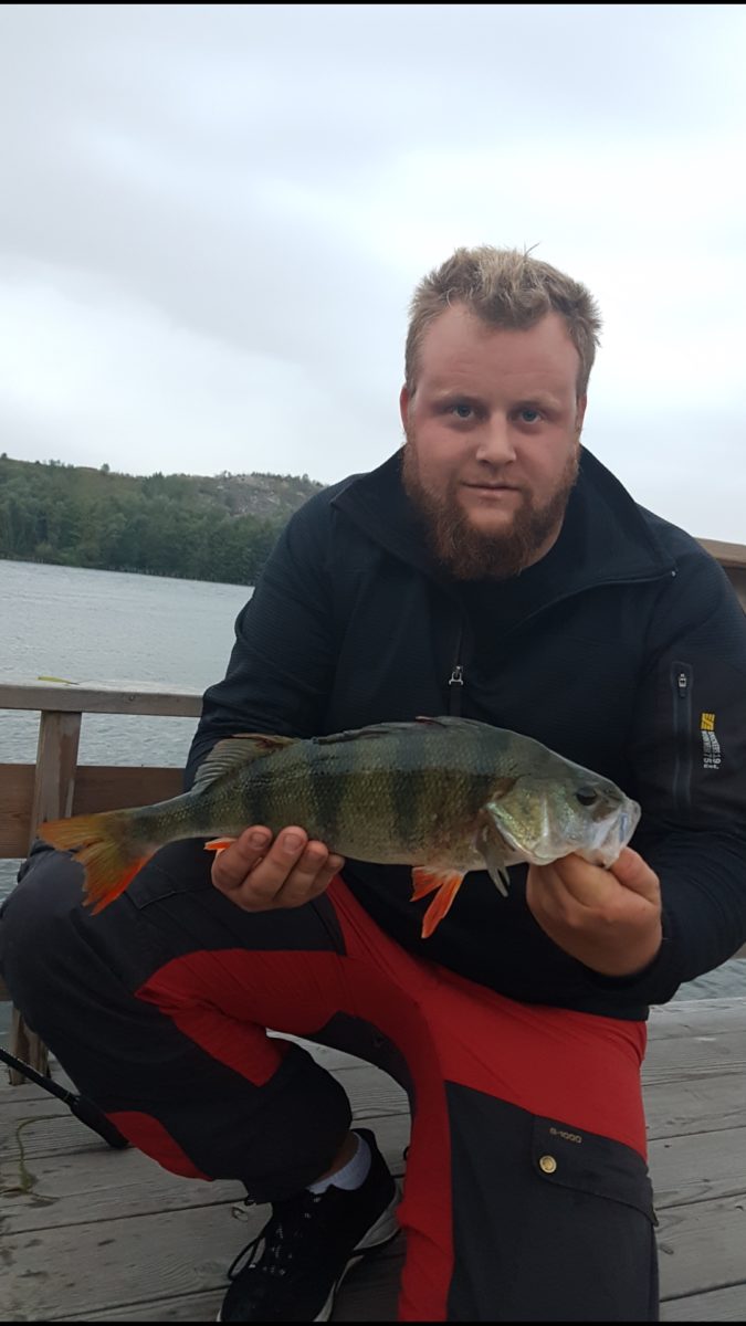 Dennis M. Fallvang  med sin første inn.