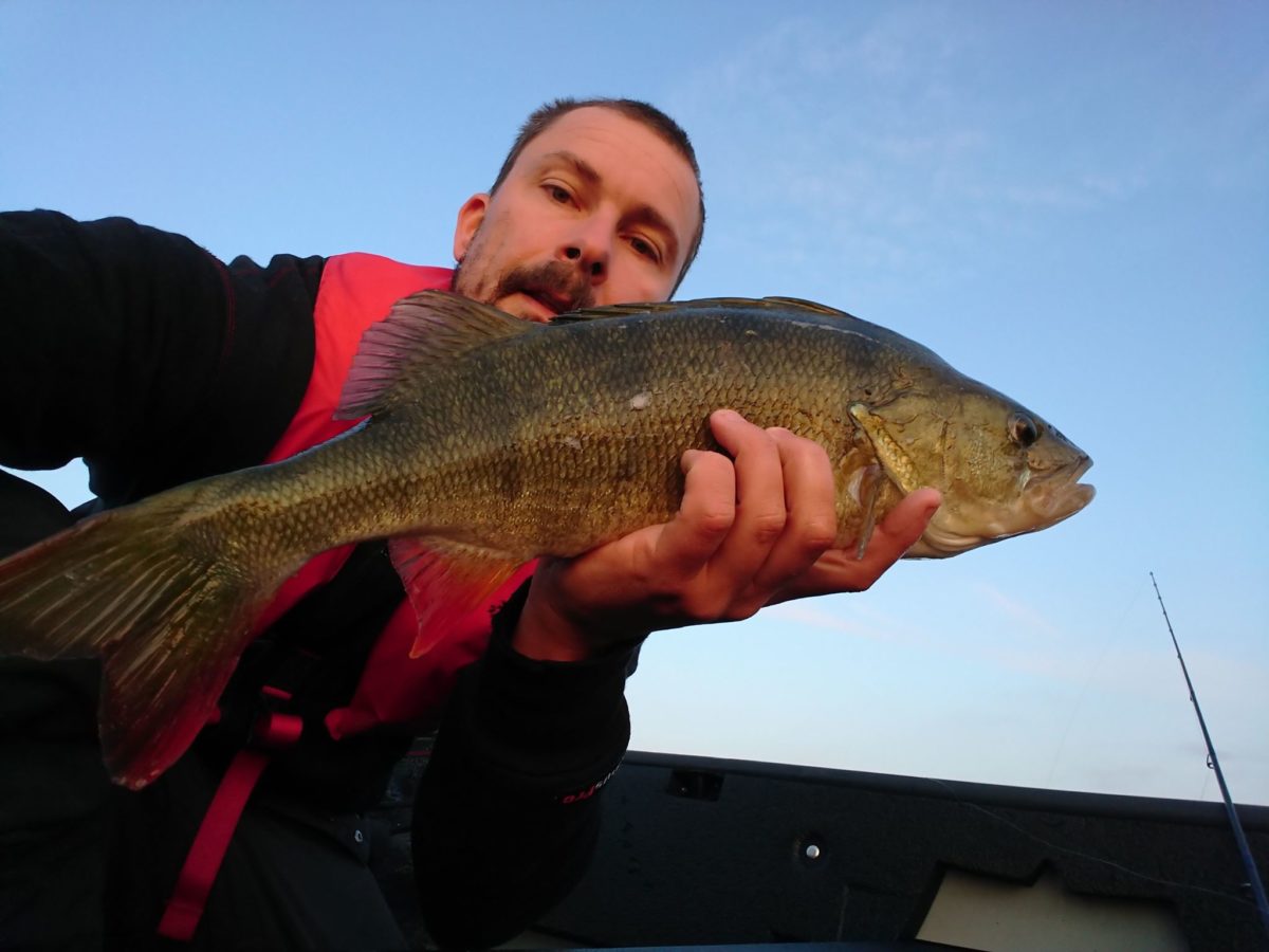 Bekrefter sin 1. plass med denne abboren.