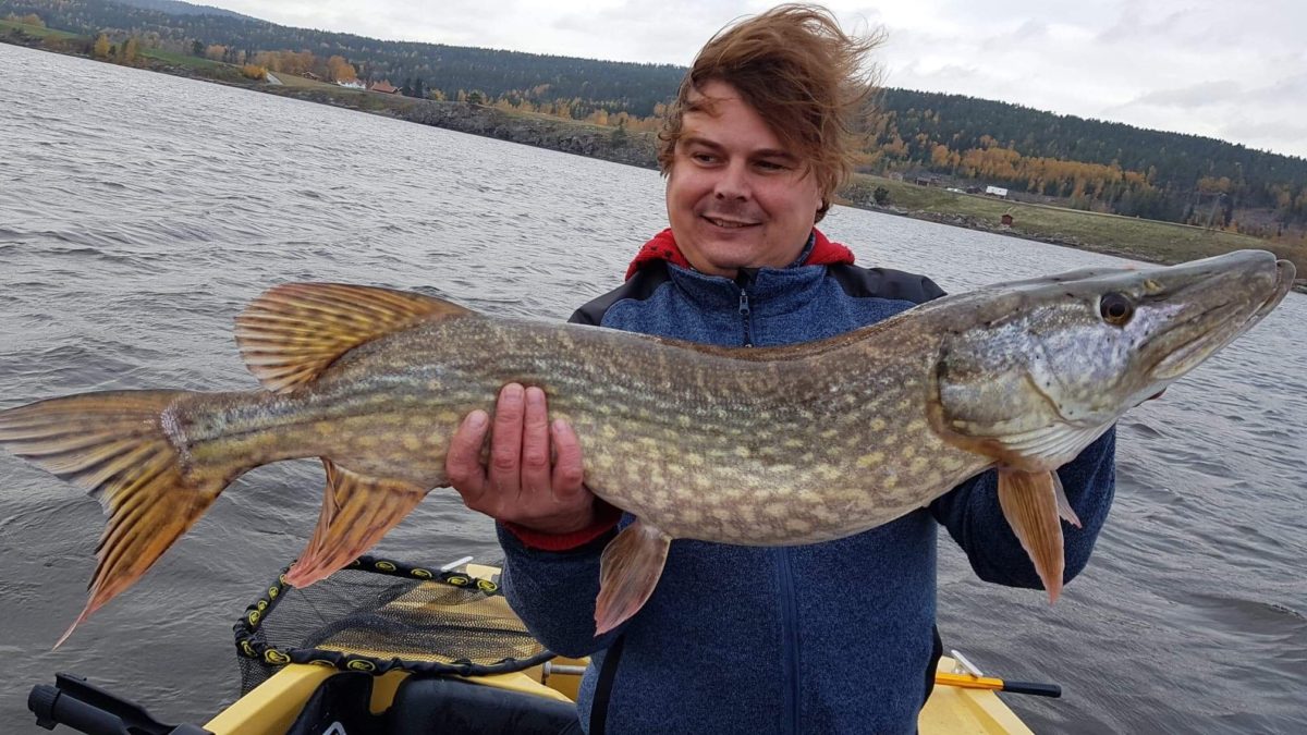 Gaute Christensen leverer varene.