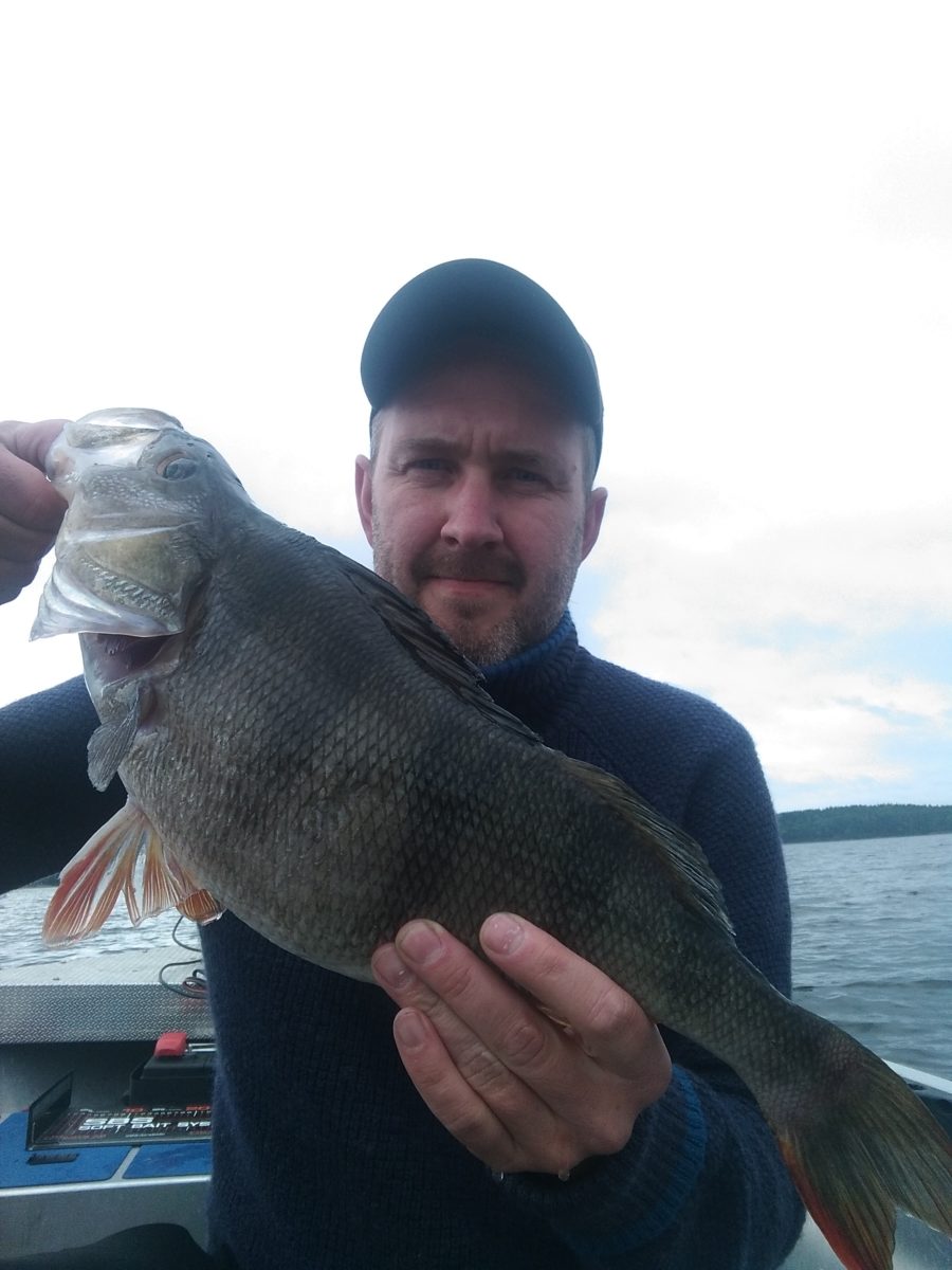 Thomas Berglund med en fin borre.